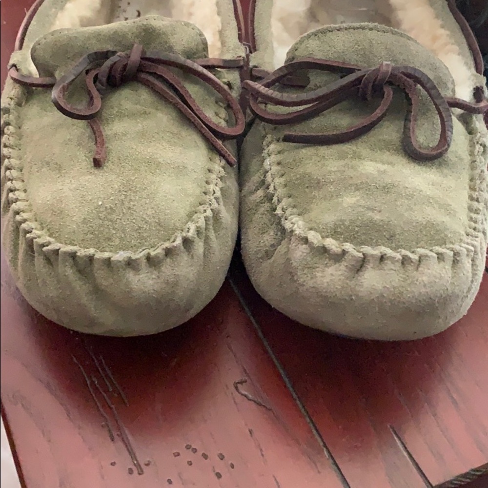 UGG’s Men’s Suede Slippers - Picture 6 of 7